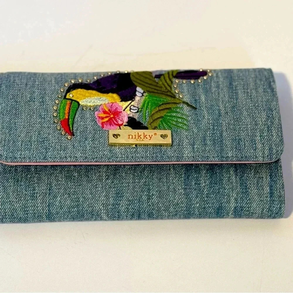 Nikky Women's Denim
Embroidered Design
RFID Blocking Trifold